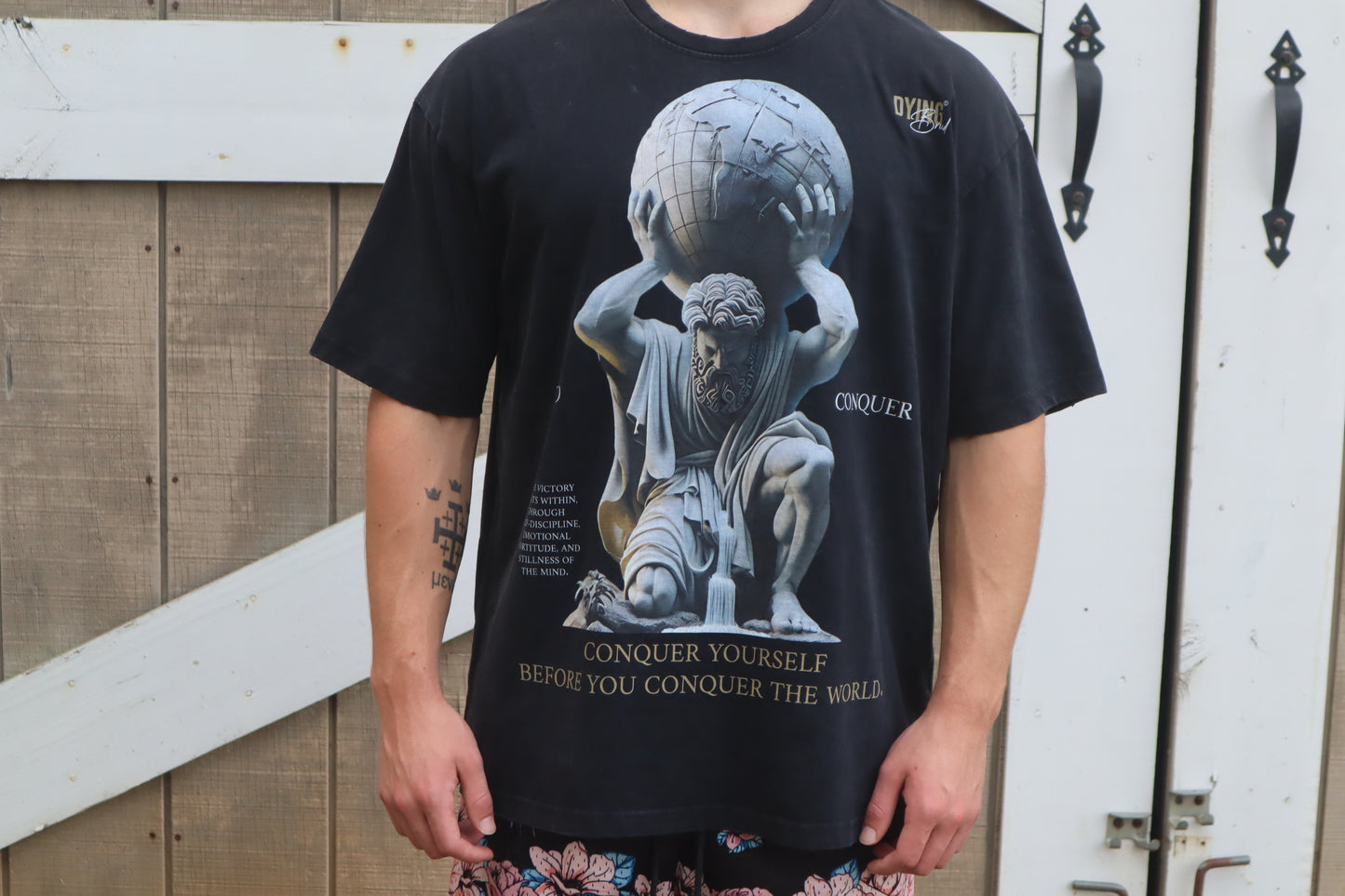 CONQUER - Vintage Wash Frayed Tee